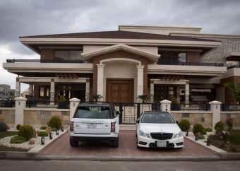460537790-high-value-cars-are-parked-outside-luxury-properties 460537790-high-value-cars-are-parked-outside-luxury-properties